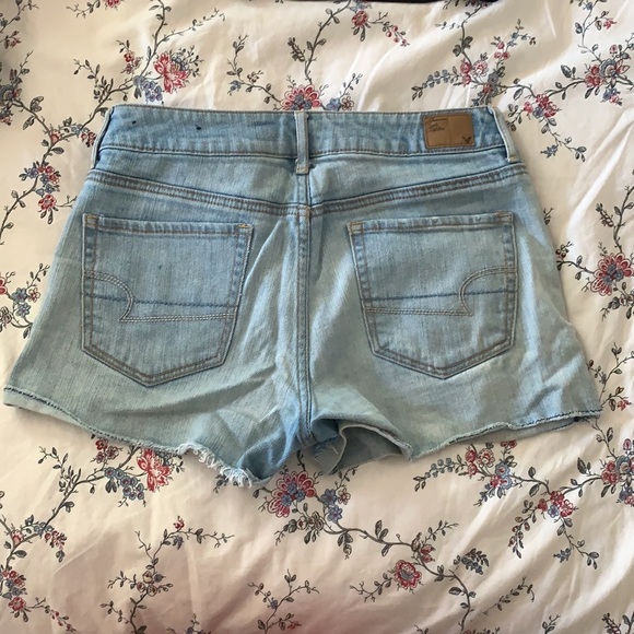American Eagle high waisted shorts w/ stitch detai - Picture 2 of 5